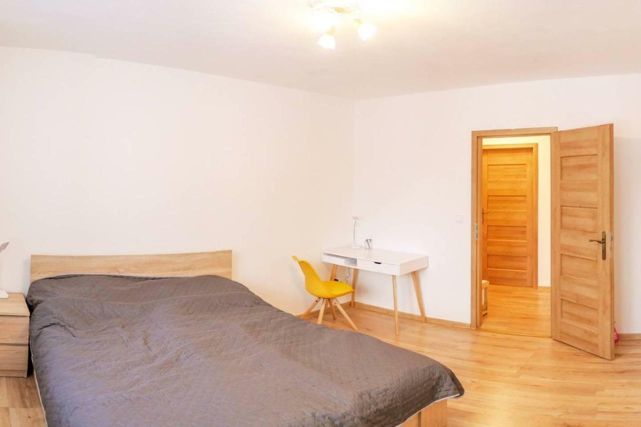 2 Bedroom Flat In The Heart Of Липтовски-Микулаш Экстерьер фото